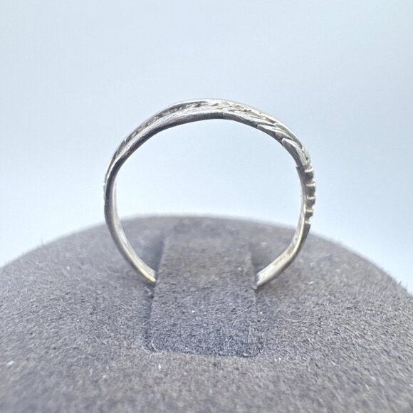 VTG Solid Sterling Silver 925 Feather Design Textured Band Ring Size 4.25 - Picture 5 of 10